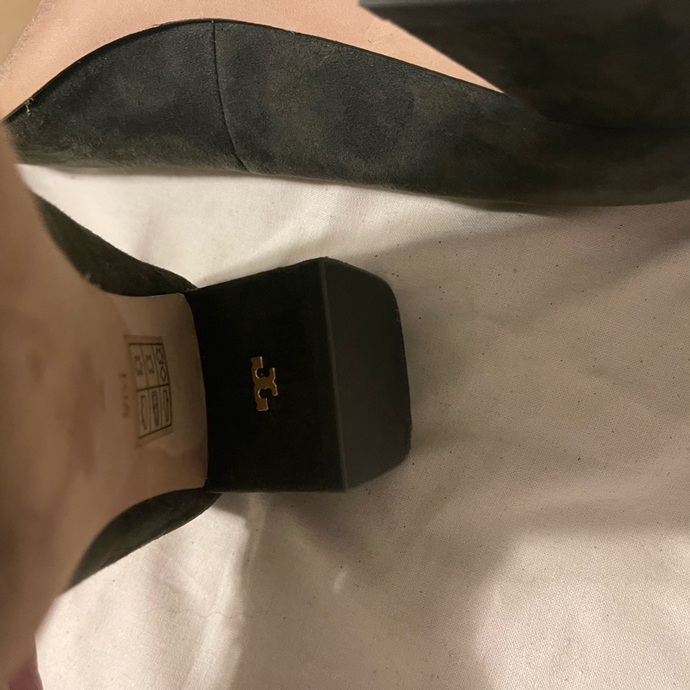 Women’s Suede Dark Green Tory Burch Low Block Heels - Size 9 (w/dust bag) - Picture 6 of 6